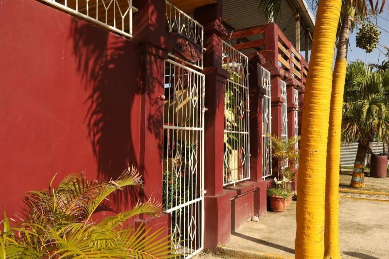 Hotel Bahia เตลา ภายนอก รูปภาพ