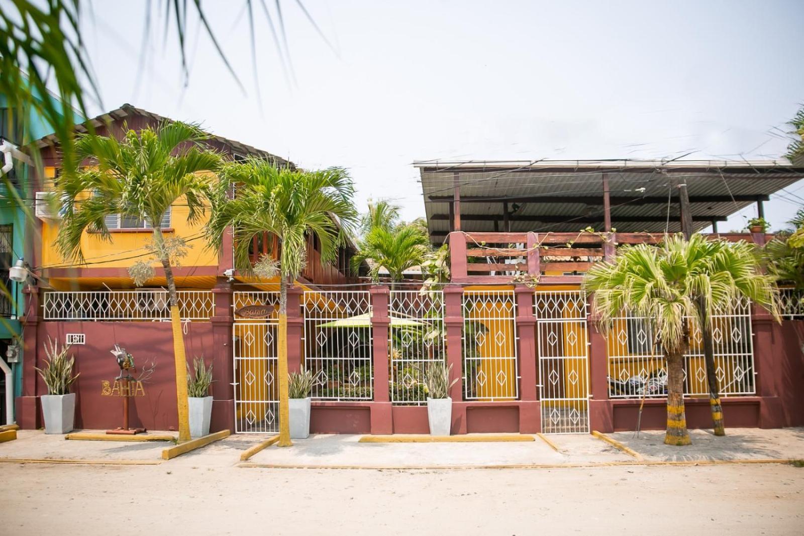 Hotel Bahia เตลา ภายนอก รูปภาพ