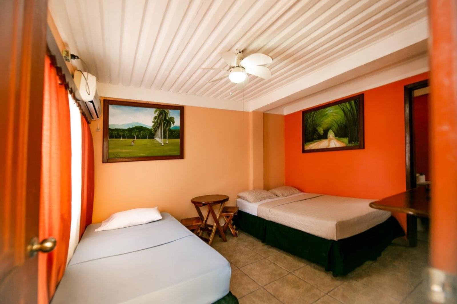 Hotel Bahia เตลา ภายนอก รูปภาพ