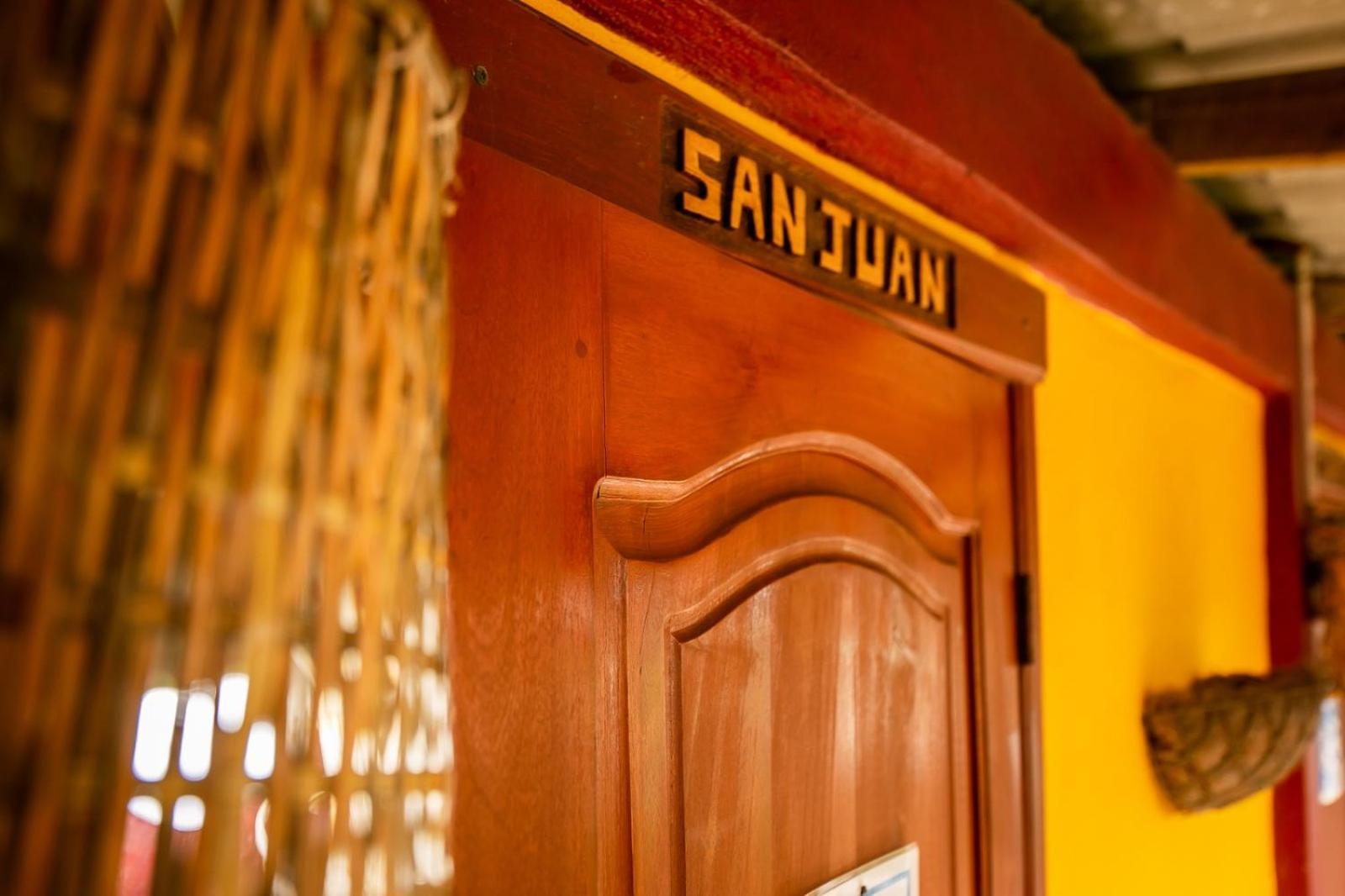 Hotel Bahia เตลา ภายนอก รูปภาพ