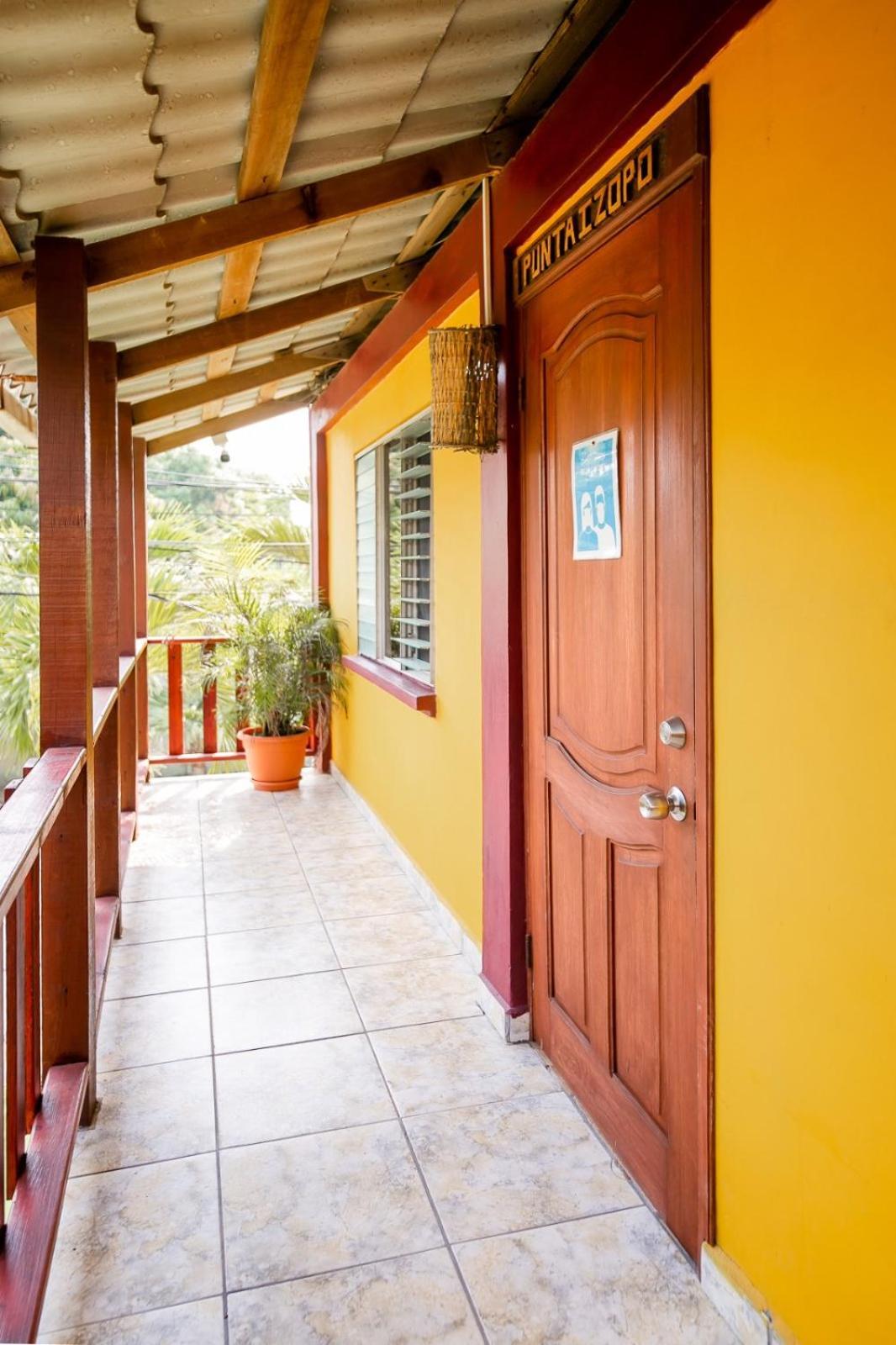 Hotel Bahia เตลา ภายนอก รูปภาพ