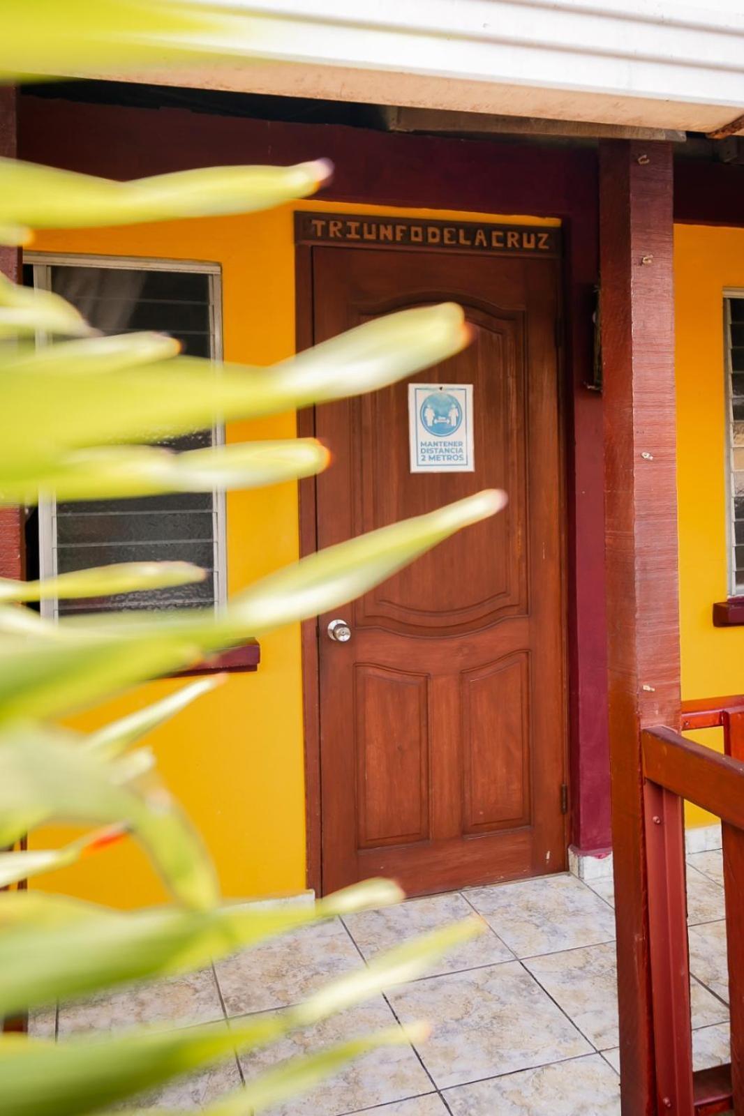 Hotel Bahia เตลา ภายนอก รูปภาพ